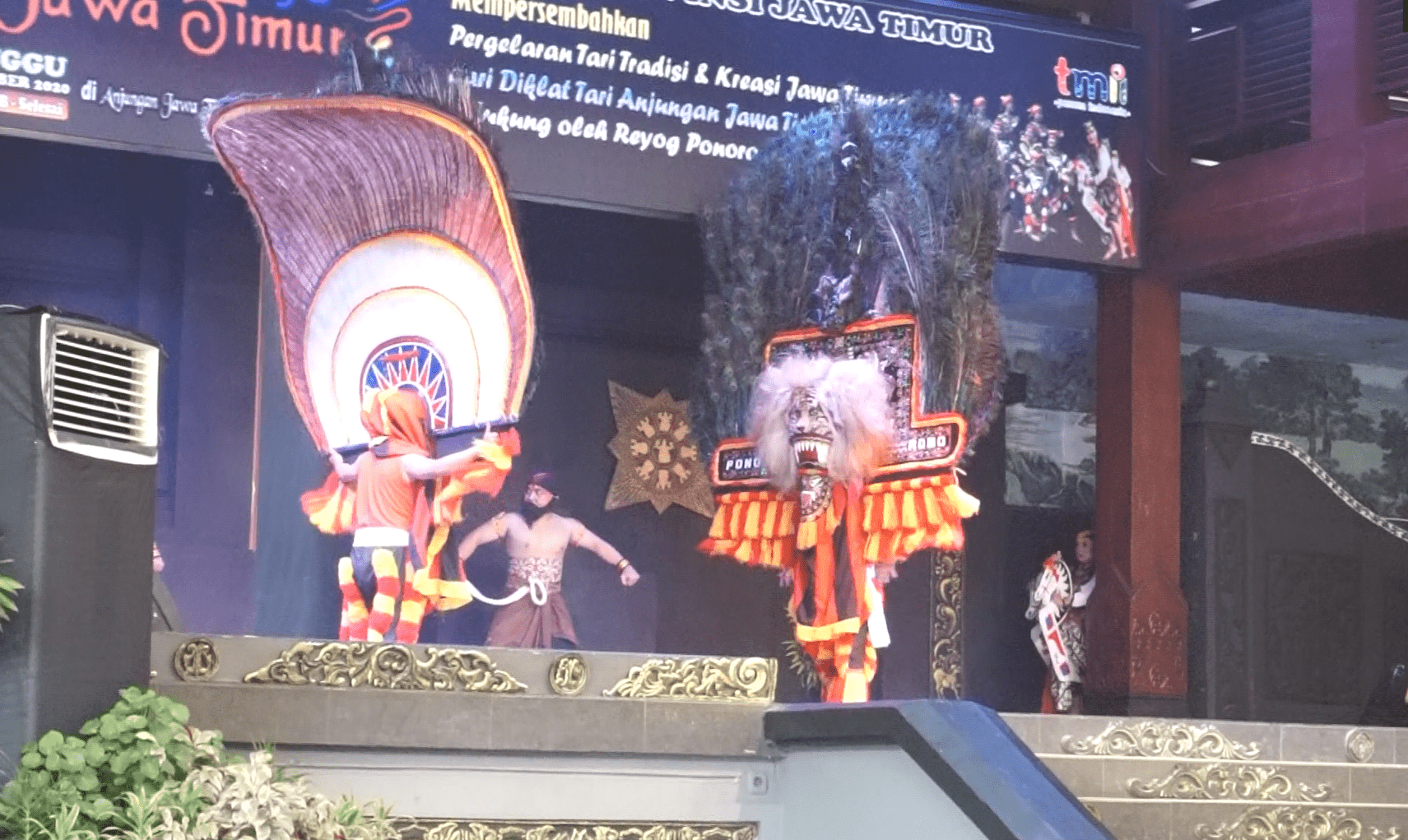 Pementasan Reyog Ponorogo Bersama Mahasiswa/I UNJ di Anjungan Jawa Timur TMII